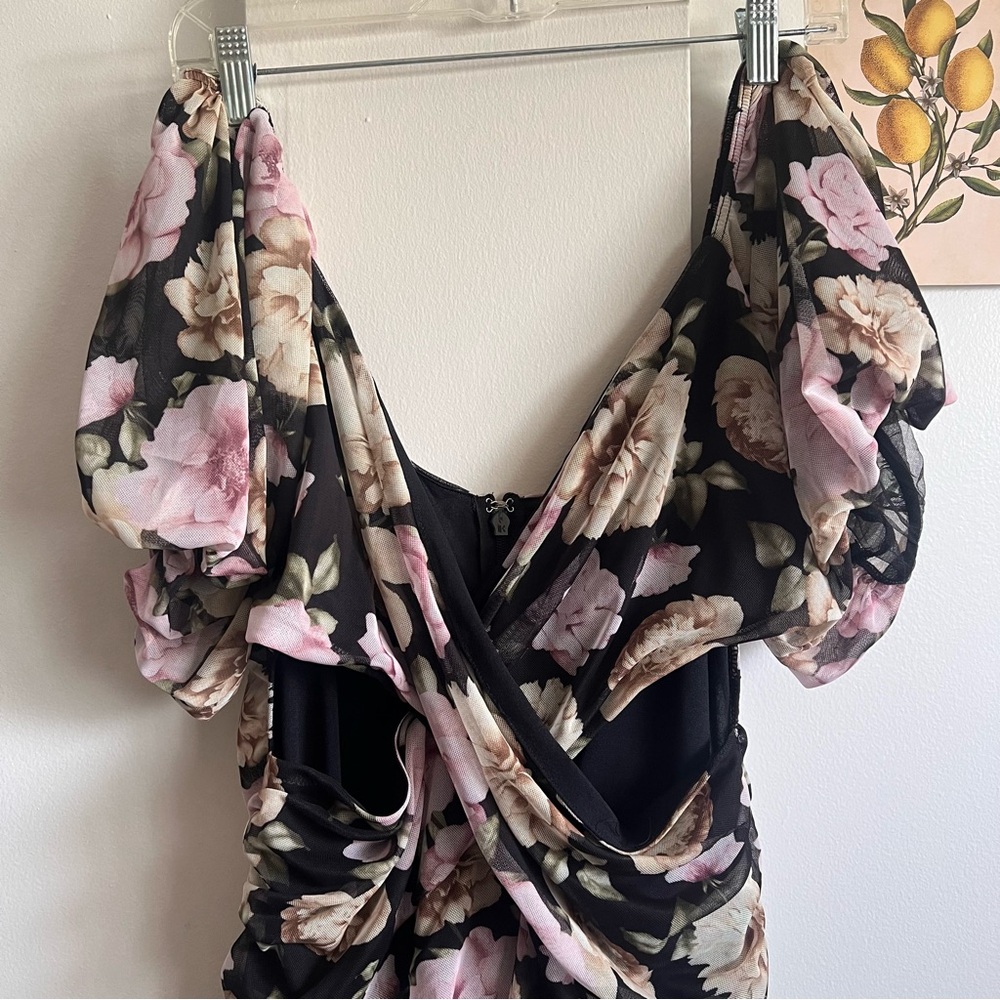 Ruched Floral Dress - Picture 2 of 7